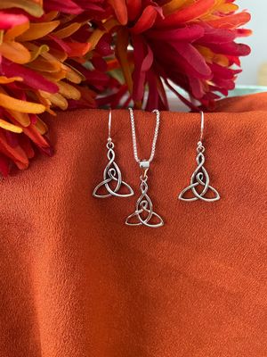 Motherhood Knot Earrings