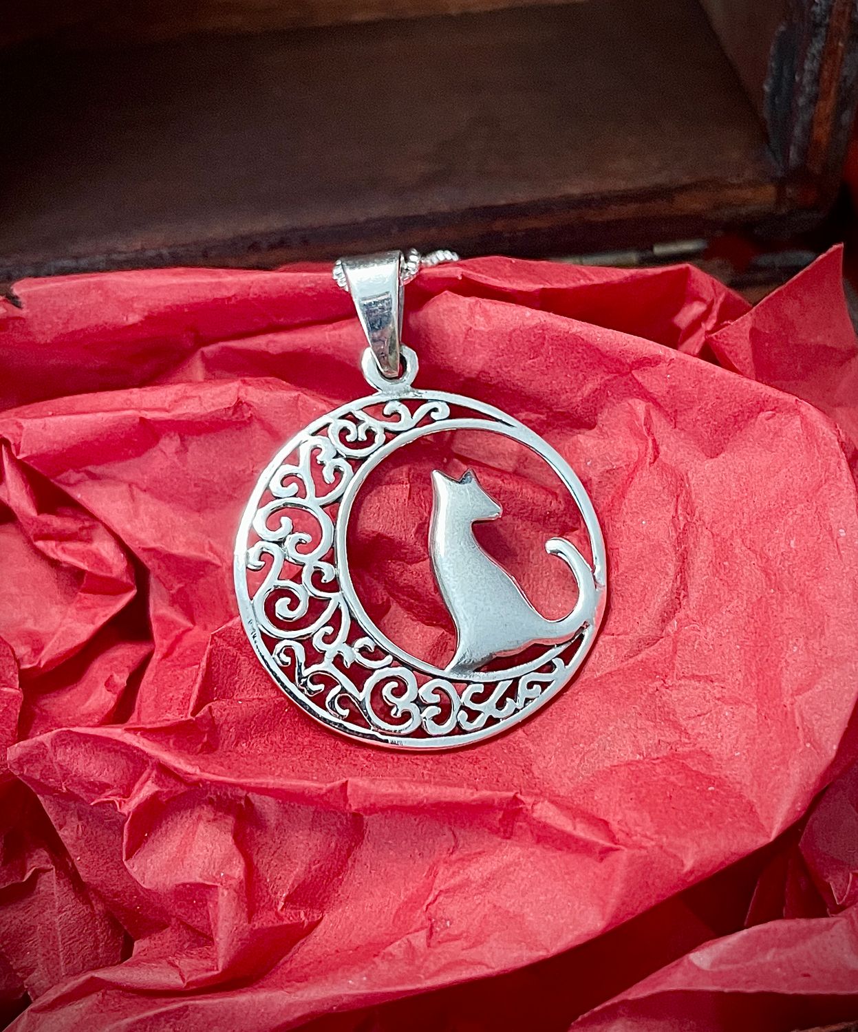 The Celtic Cat in Crescent Moon Knotwork