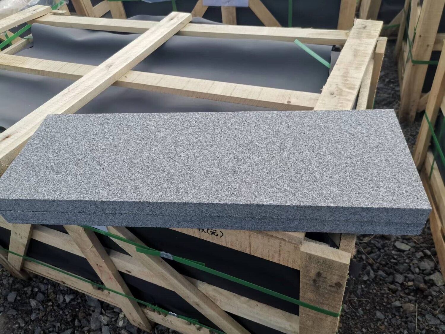 Top Notch Dark Grey Granite Mowing Strip -600x200x30