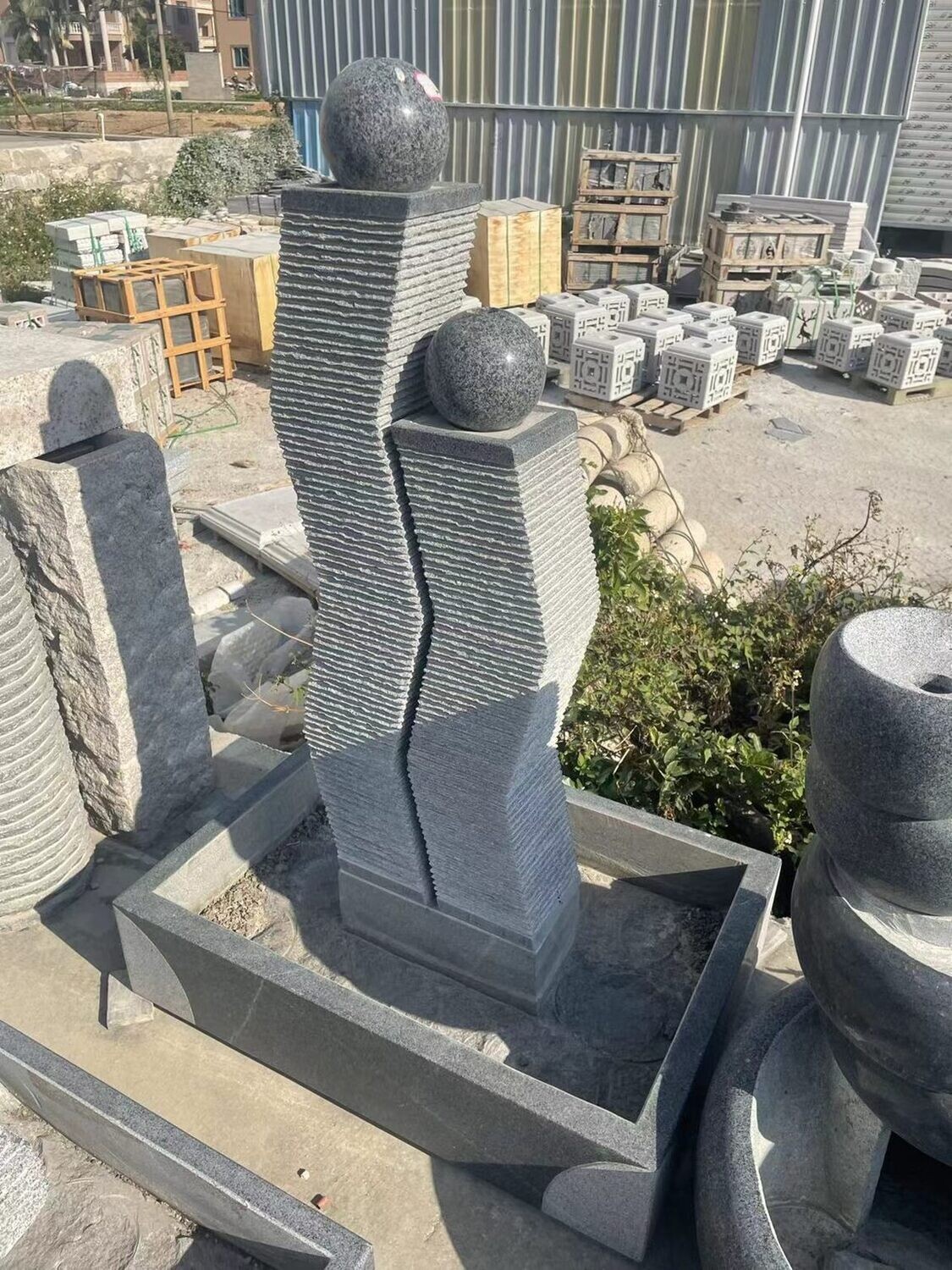 Natural Granite Water Feature - Pattern 17