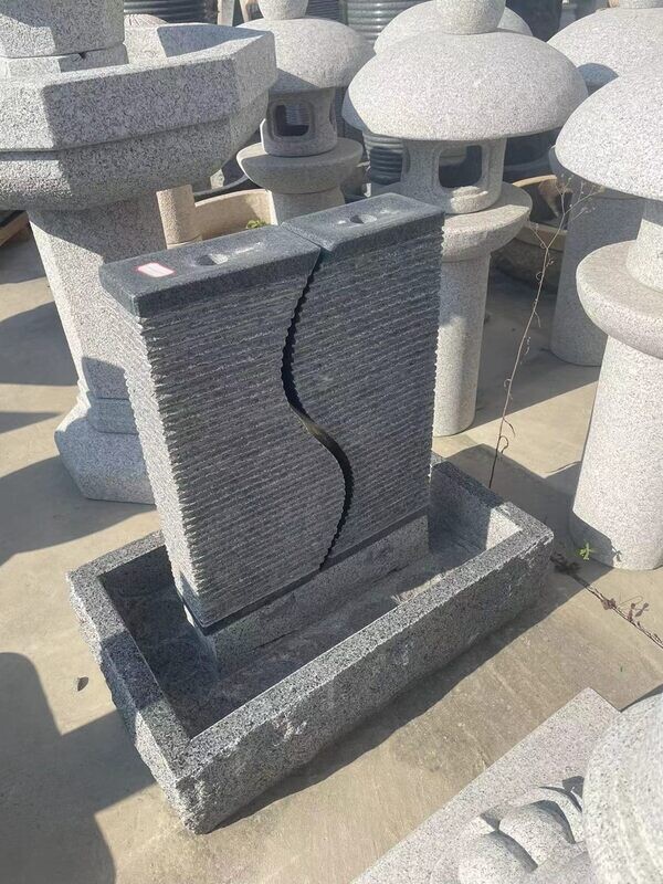 Natural Granite Water Feature - Pattern 10