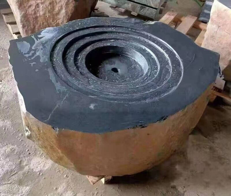 Natural Granite Water Feature - Pattern 33