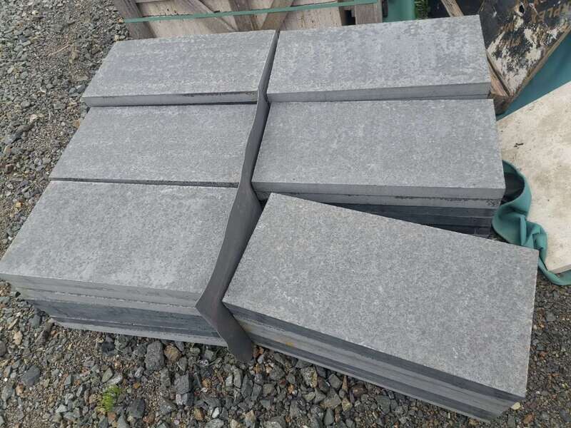 Basalt Square Edge Pool Coping / Paver - 600x300x40