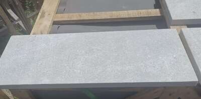 Prime Quality Quartzite Mowing Strip - 600x215x20