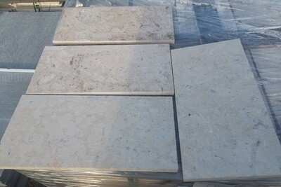Honed Surface Travertine Tils - 400x200x15