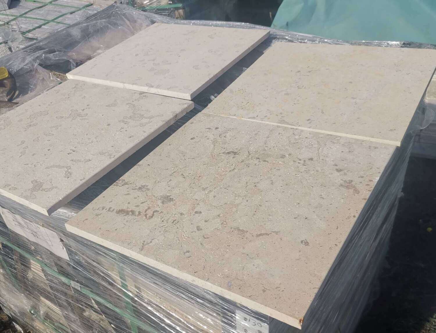 Honed Surface Travertine Tils - 400x400x15