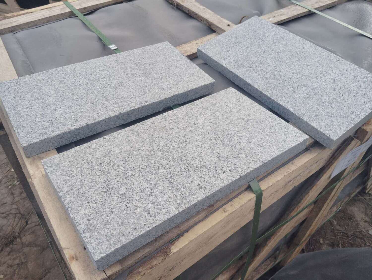 Light Grey Granite Mowing Strip / Paver - 400x200x30