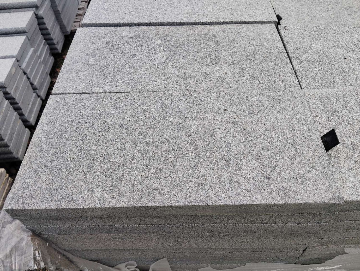 Padang Dark Grey Granite Paver - 400x200x30
