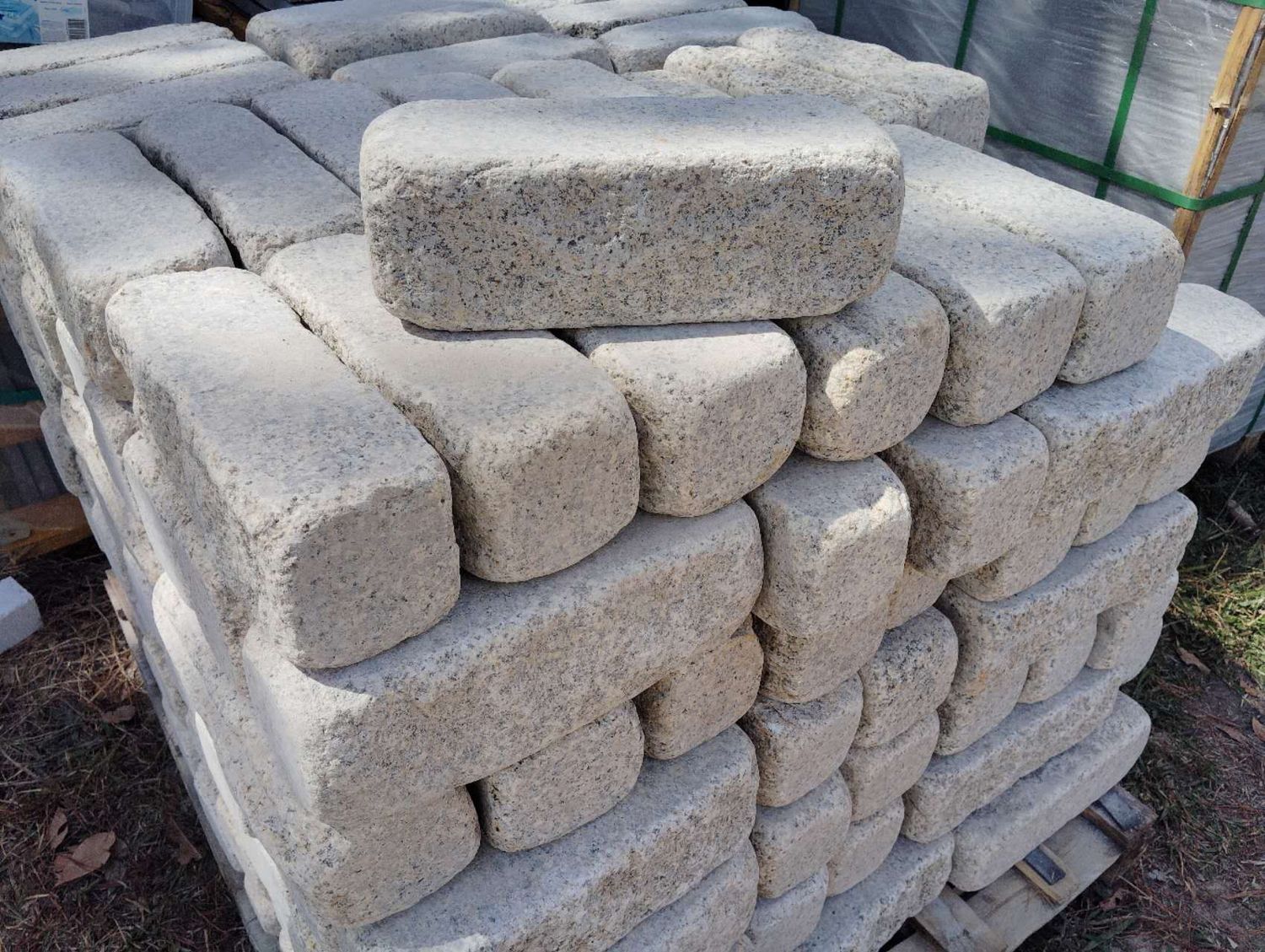 Light Yellow Granite Curbstone/ Mowing Strip 300x100x100