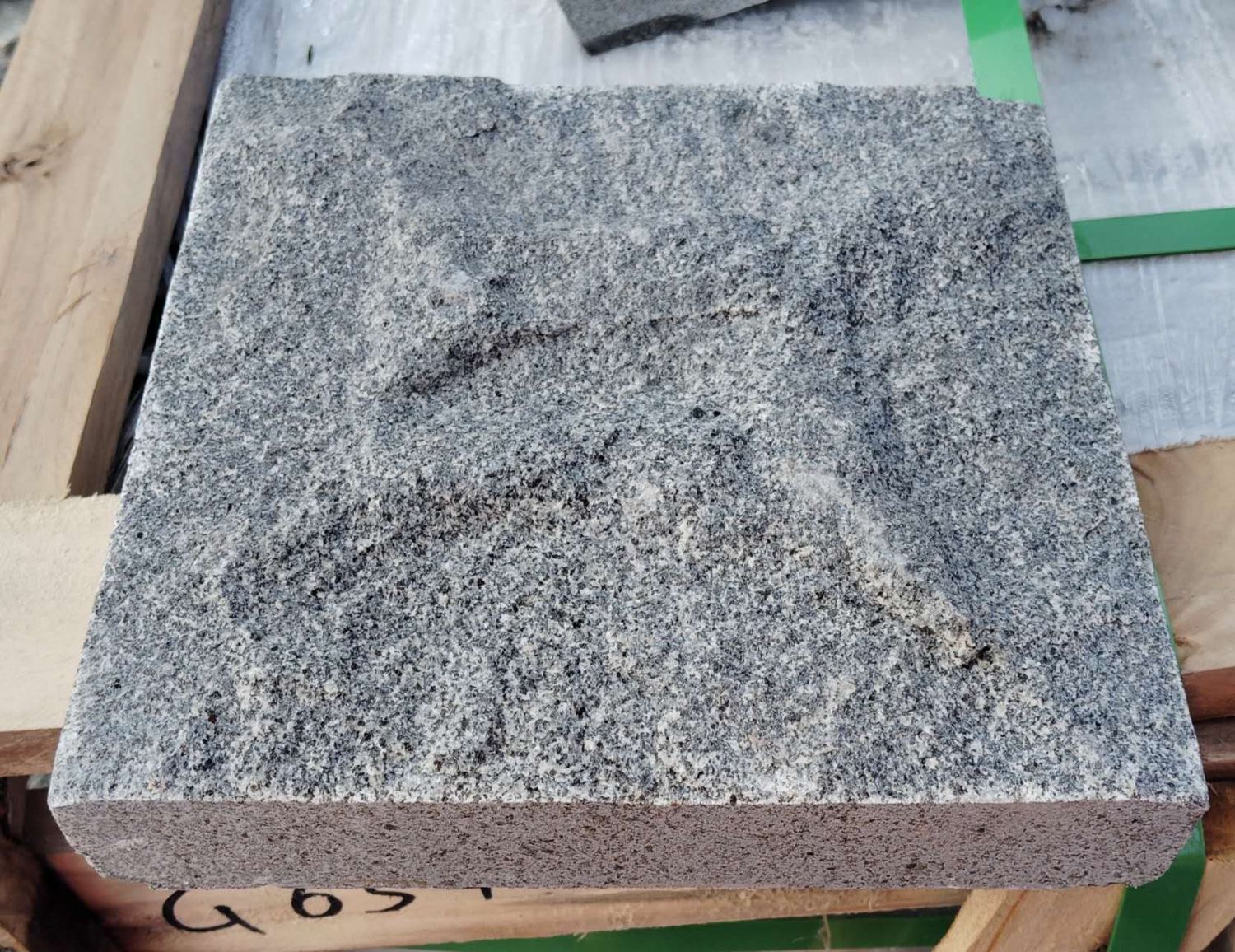Padang Dark Grey Granite Natural Split Surface Paver-200x200x40