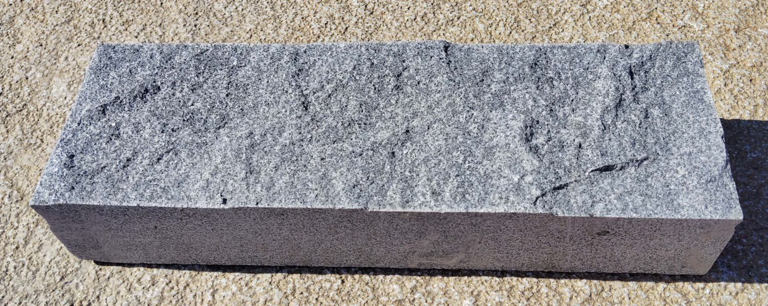 Padang Dark Grey Granite Natural Split Surface Paver/Mowing Strip-300x100x50