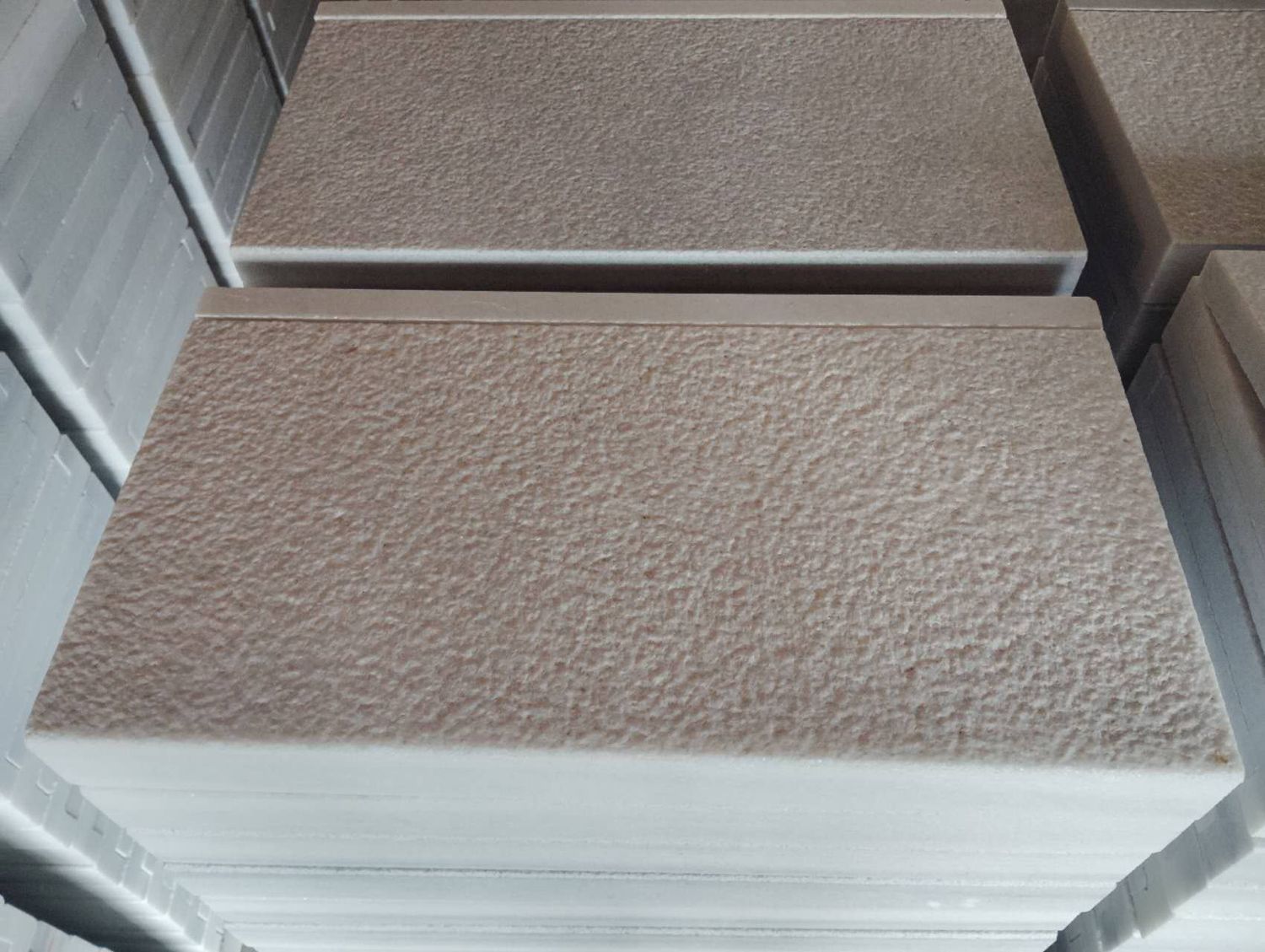 Gray Textured Quartzite Drop Face Pool Coping 600x300x30/60