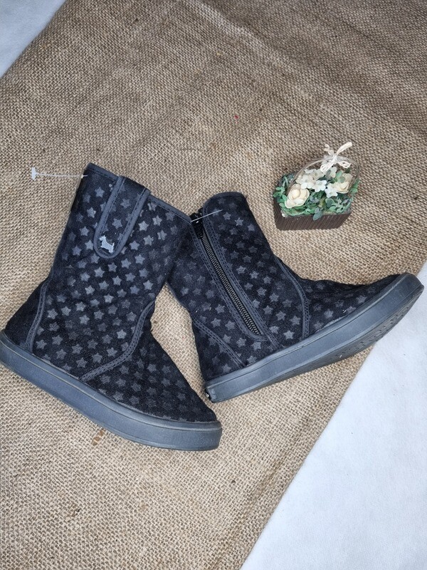 BOTA DE NIÑA, MARCA MIMO &amp; CO. TALLE 28.