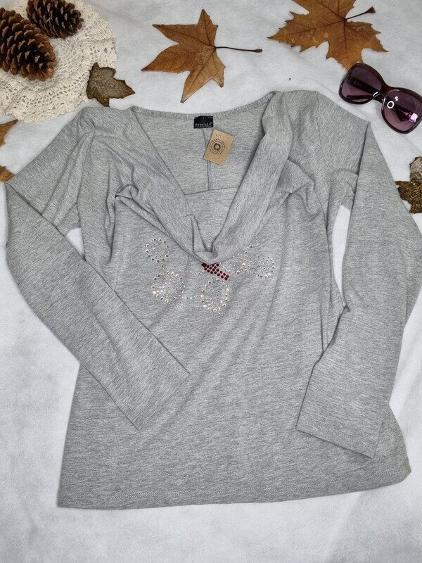 REMERA DE ALGODÓN, MANGA LARGA, CUELLO CAIDO, CON BRILLOS. TALLE M