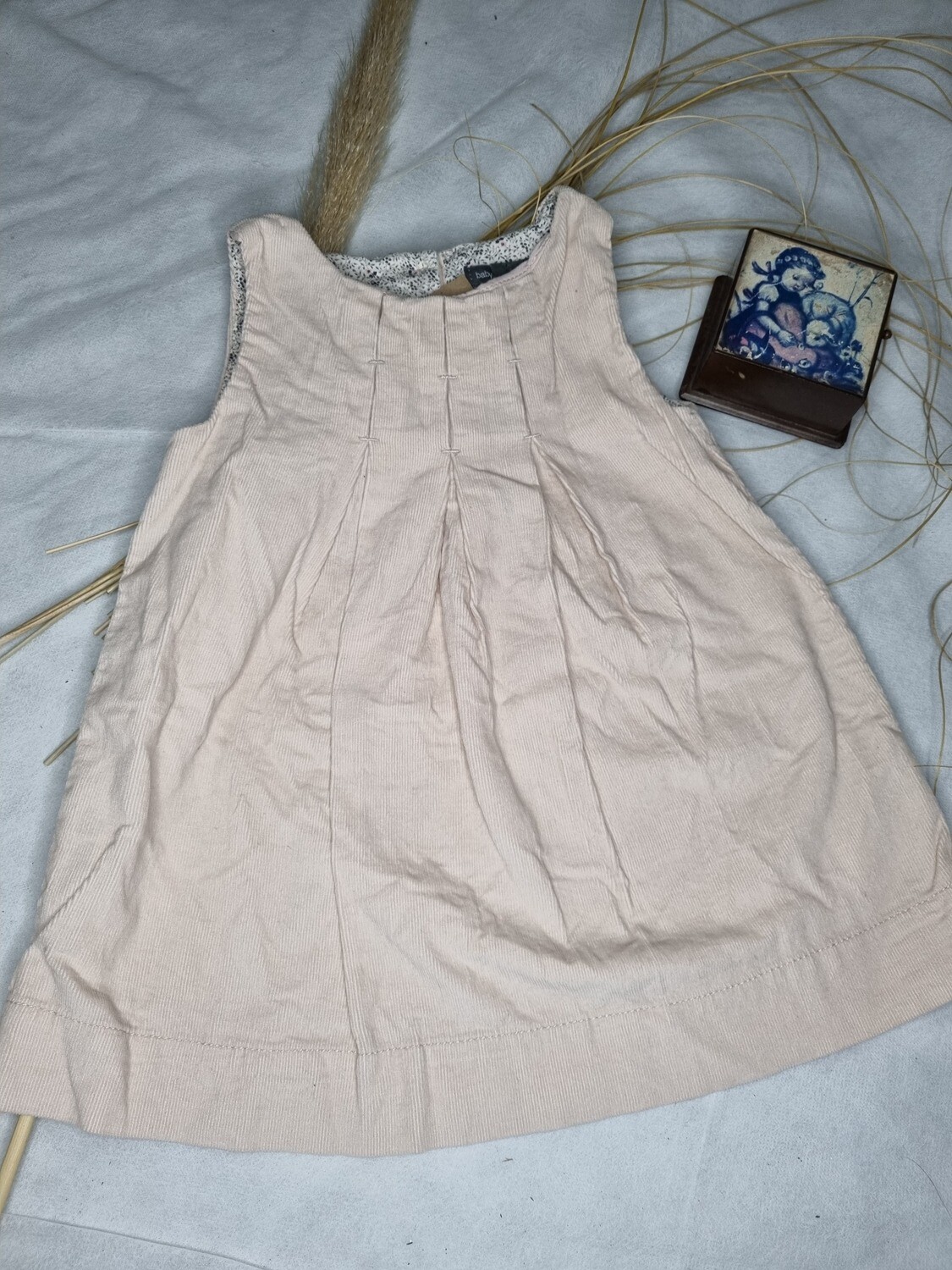 VESTIDO DE PANA FINA COLOR ROSA, SIN MANGAS, MARCA BABY GAP, TALLE 12/18 MESES