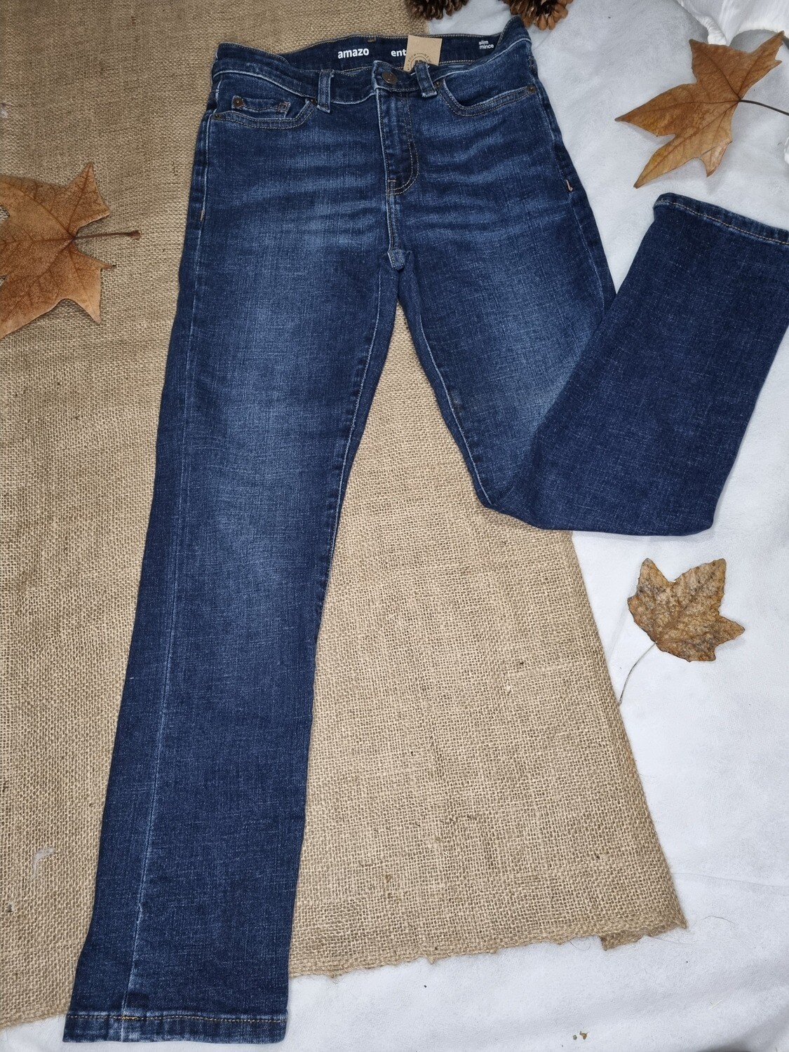 PANTALÓN JEAN AZUL, TALLE 10, MARCA AMAZO ENTIALS, IMPECABLE