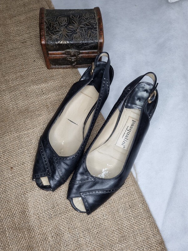 SANDALIA DE CUERO, TACO 5CM, COLOR NEGRO, MARCA PASQUALINI, TALLE 38