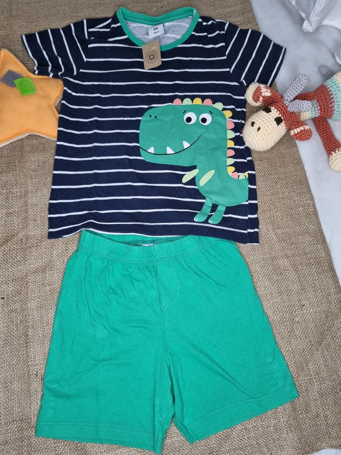 PIJAMA DE VERANO, CON SHORT. TALLE 4.