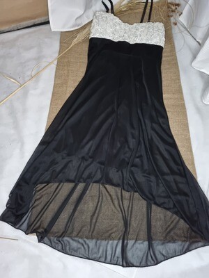 VESTIDO DE FIESTA NEGRO Y BLANCO .TALLE S