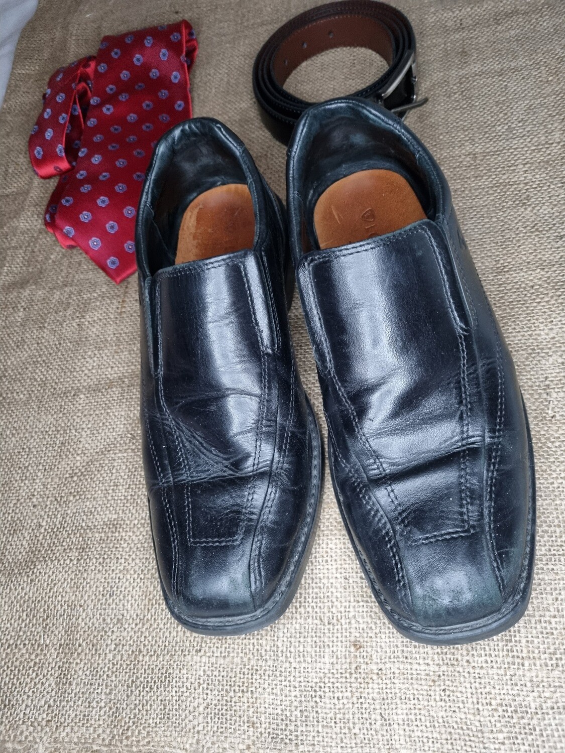 ZAPATO DE HOMBRE, TIPO MOCASÍN, NEGRO. DE CUERO, MARCA LOMBARDINO. TALLE 41