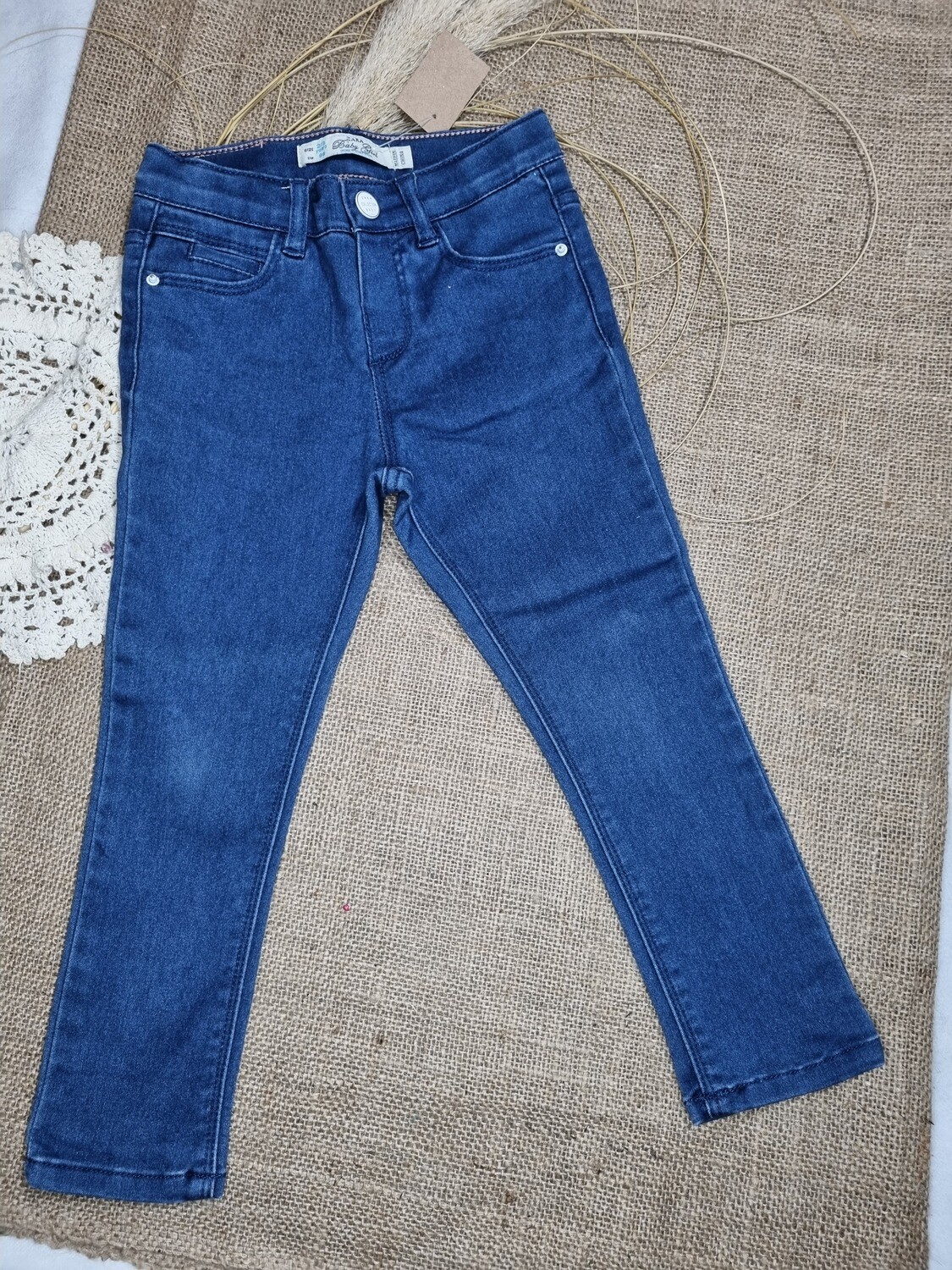 PANTALON CHUPIN DE JEAN, COLOR AZUL, MARCA ZARA BABY GIRLS, TALLE 2/3 AÑOS. IMPECABLE.