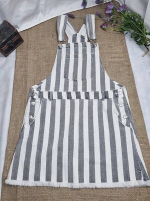 JUMPER DE JEAN RAYADO CELESTE Y BLANCO, MARCA ZARA KIDS, TALLE 11/12.