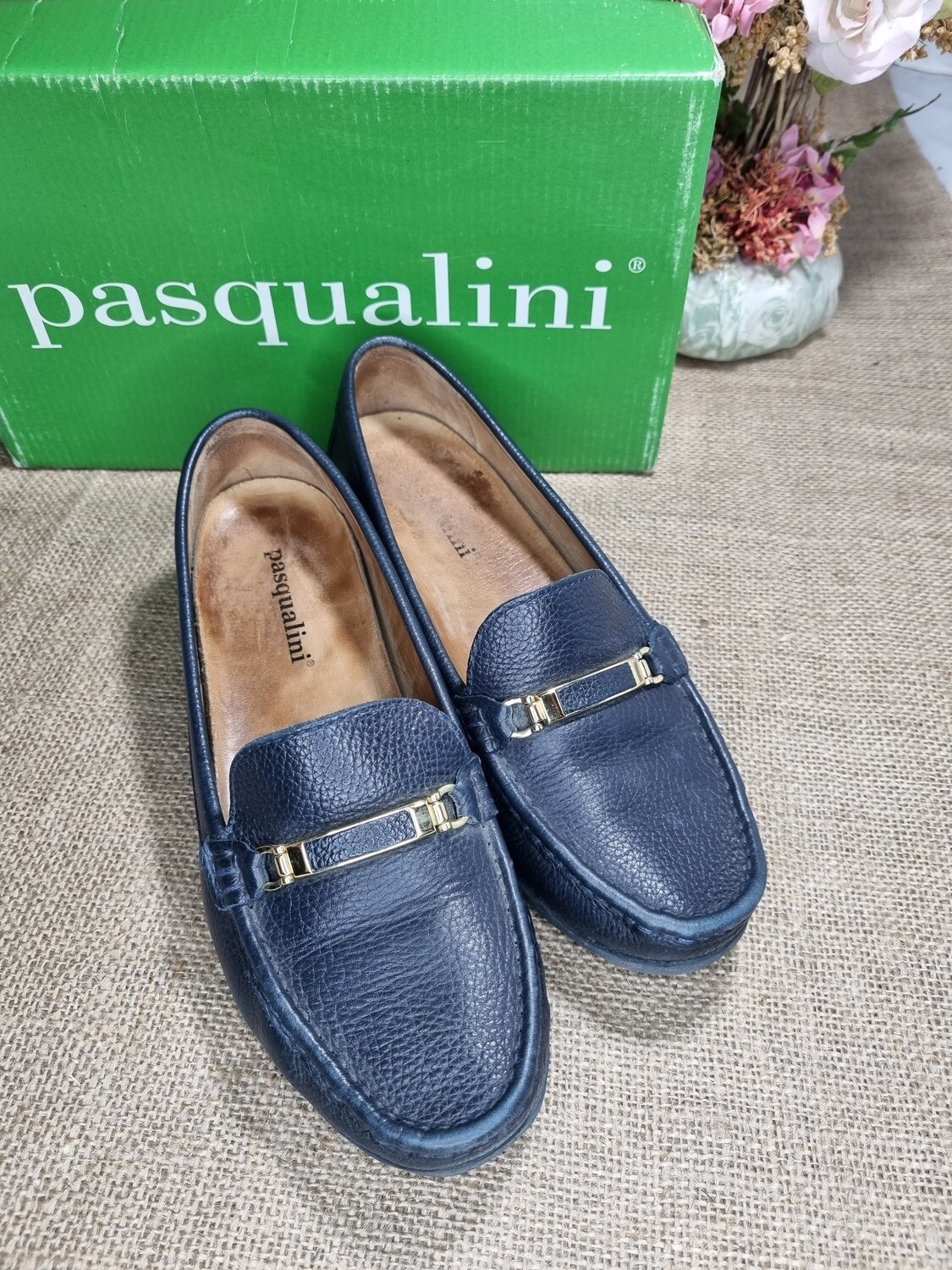MOCASINES DE CUERO, COLOR AZUL, MARCA PASQUALINI, TALLE 38