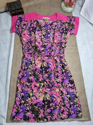 VESTIDO ESTAMPADO, MANGA CORTA, CORTE A LA CINTURA, MARCA VITAMINA, TALLE 38 (S)