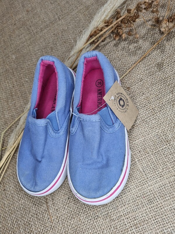 PANCHAS AMERICAN SPORTS, TALLE 26. COLOR CELESTE, CON INTERIOR ROSA.