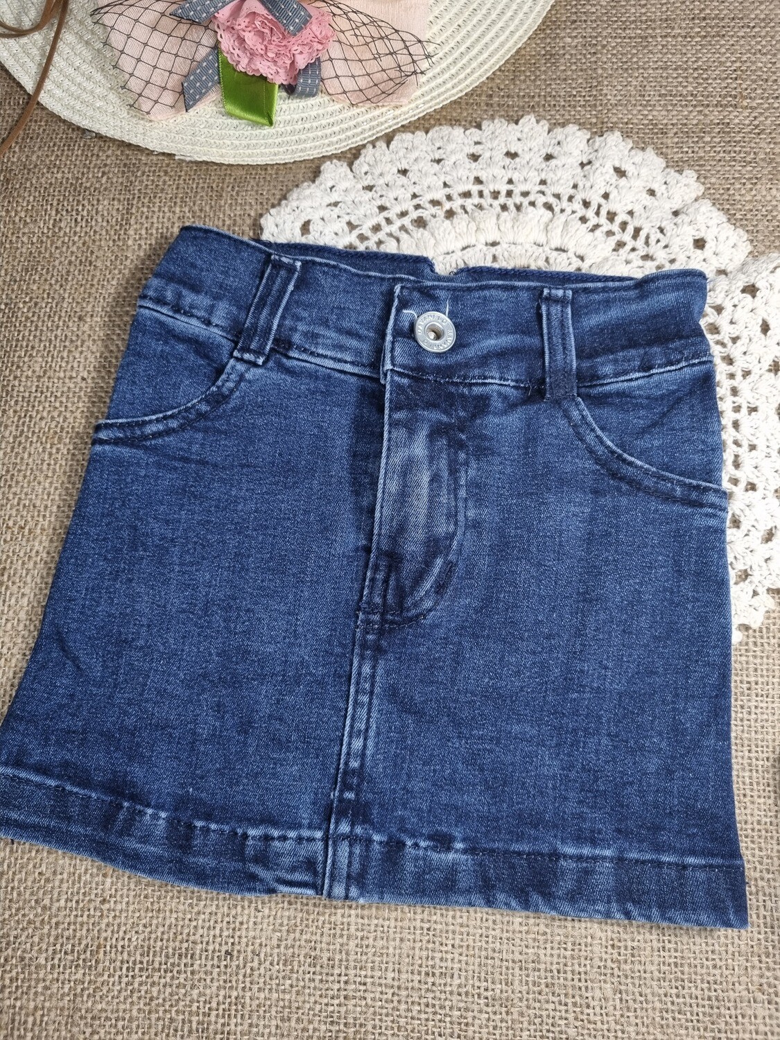 POLLERA DE JEAN, CON BOLSILLOS DELANTEROS Y TRASEROS,  TALLE 4