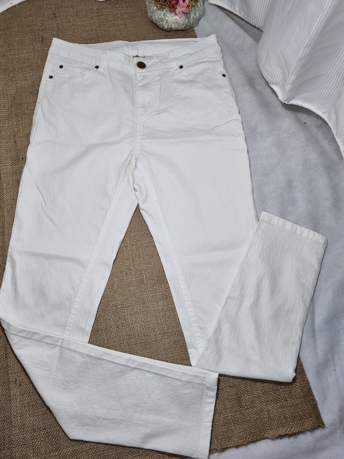 PANTALON BLANCO, CORTE JEAN, BASICOS, TALLE 40