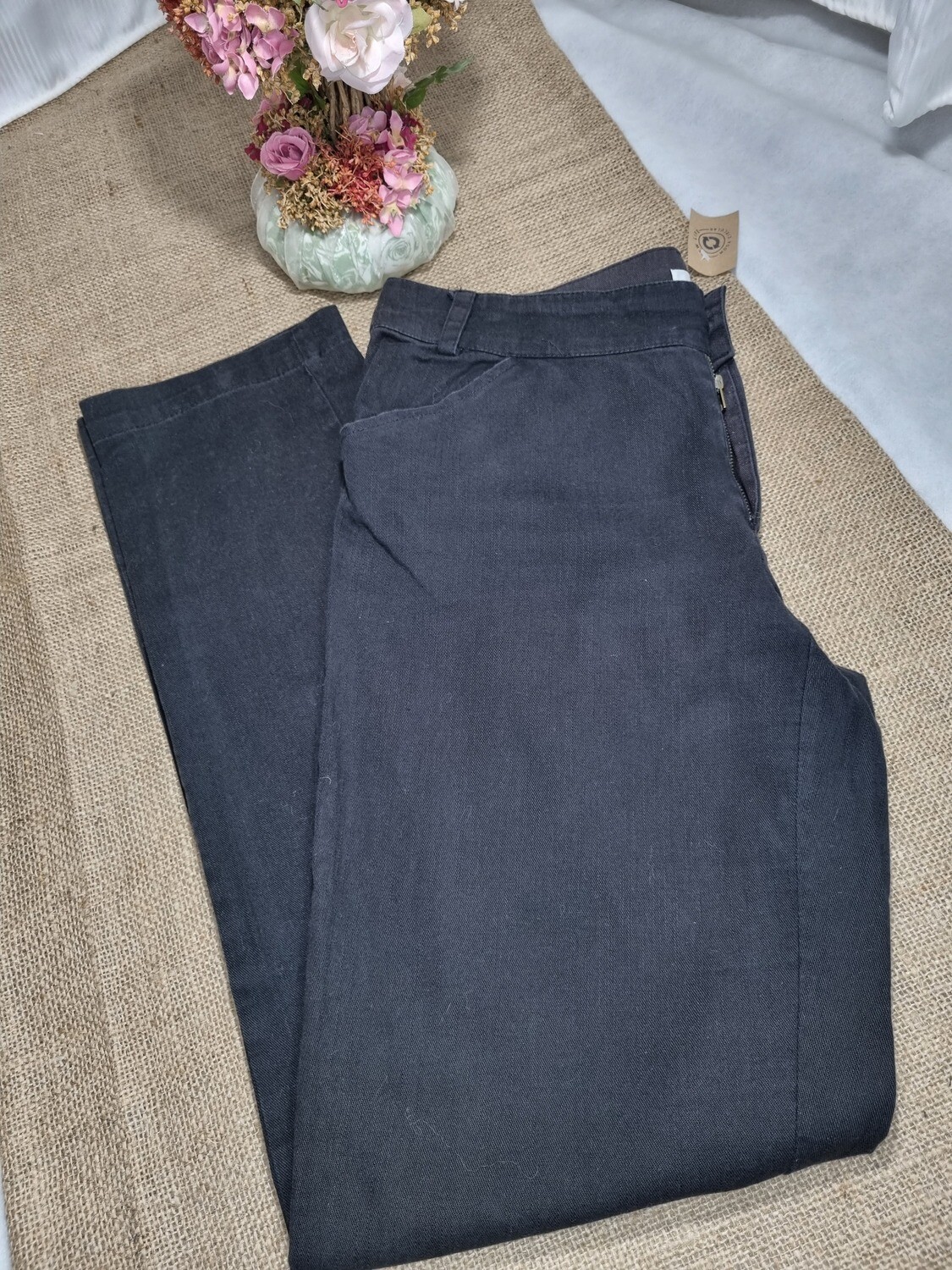 PANTALON COLOR NEGRO DE ALGODÓN, MARCA LOLITA, TALLE 40