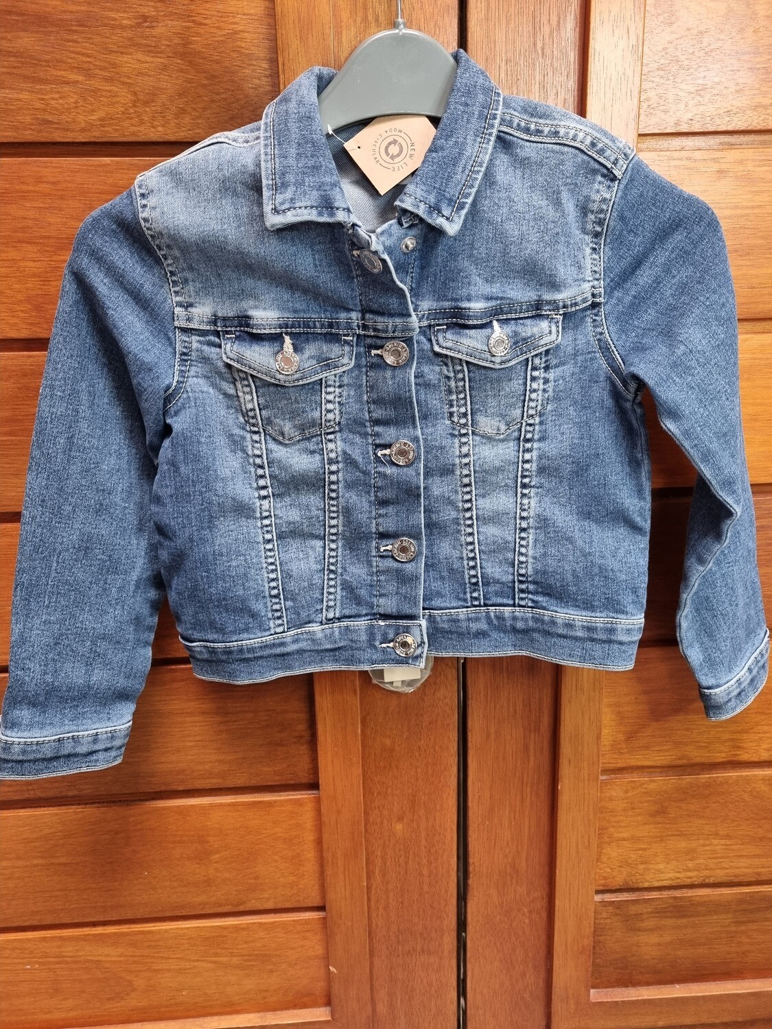 CAMPERA DE JEAN, TALLE 5/6, DENIM &amp;DENIM. IMPECABLE ESTADO