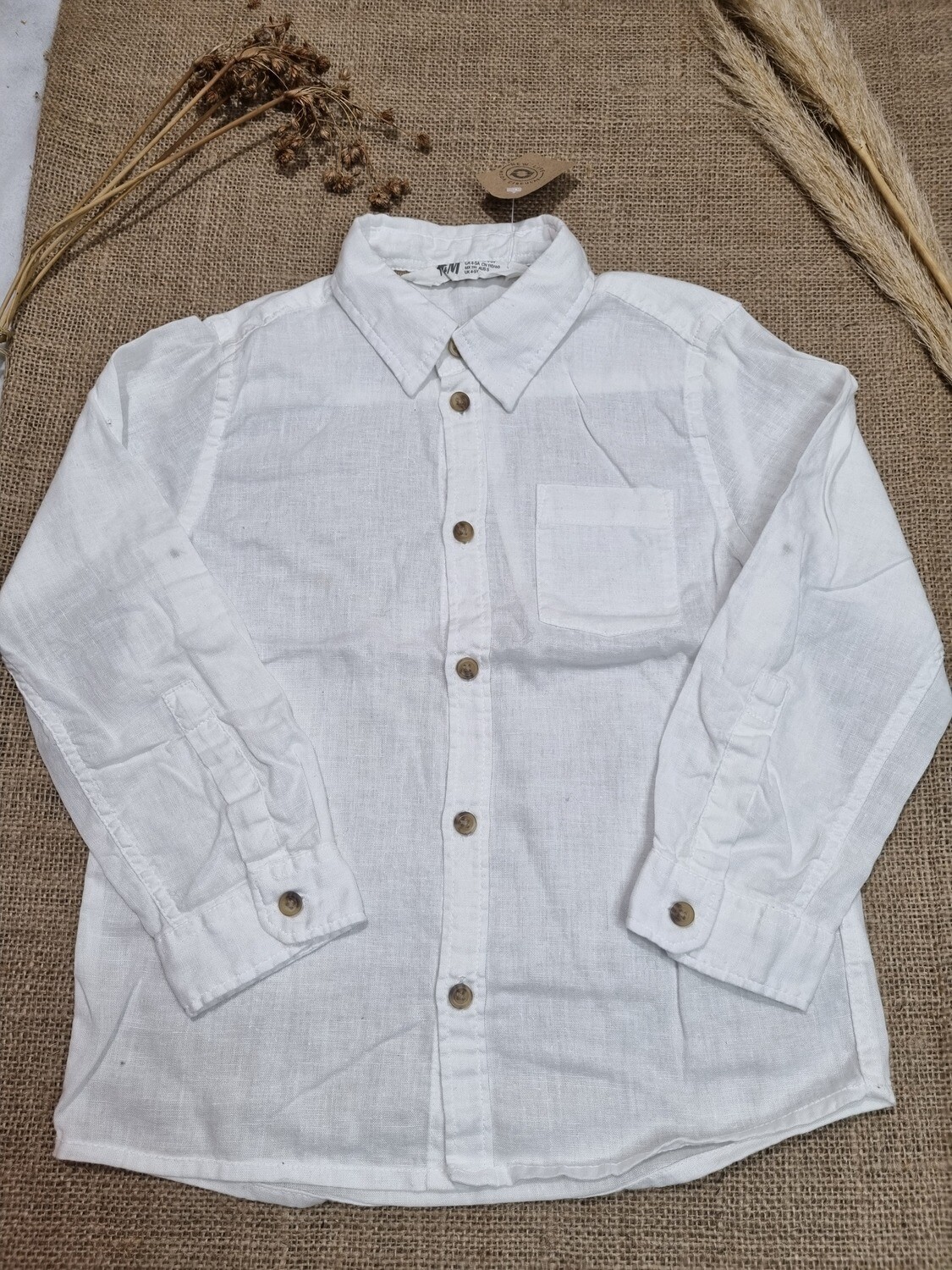 CAMISA BLANCA PARA NIÑO, MANGA LARGA, DE LINO, MARCA HYM, TALLE 4-5. IMPECABLE