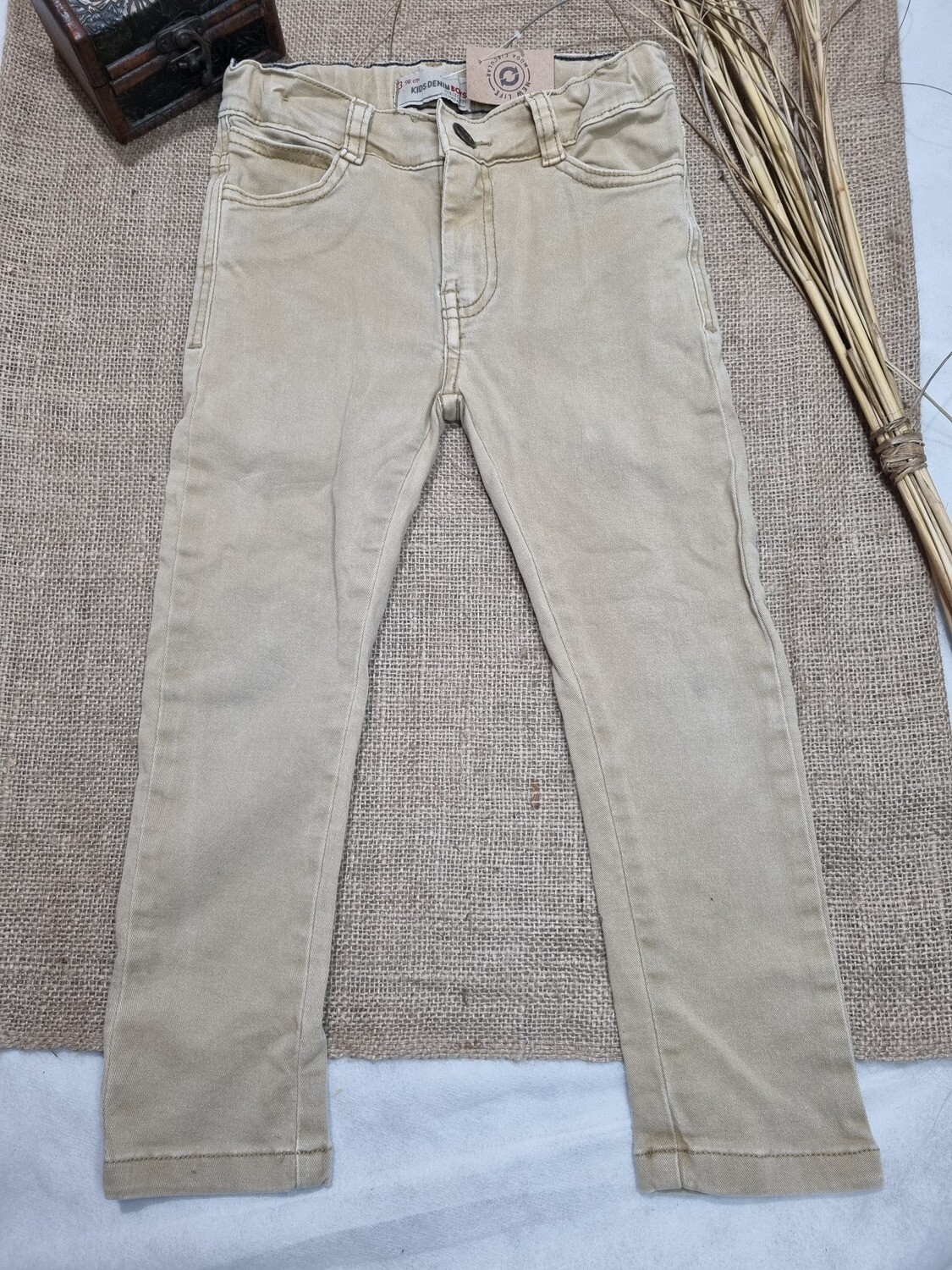 PANTALON CHUPIN, COLOR BEIGE, MARCA KIDS DENIM BOYS, TALLE 3
