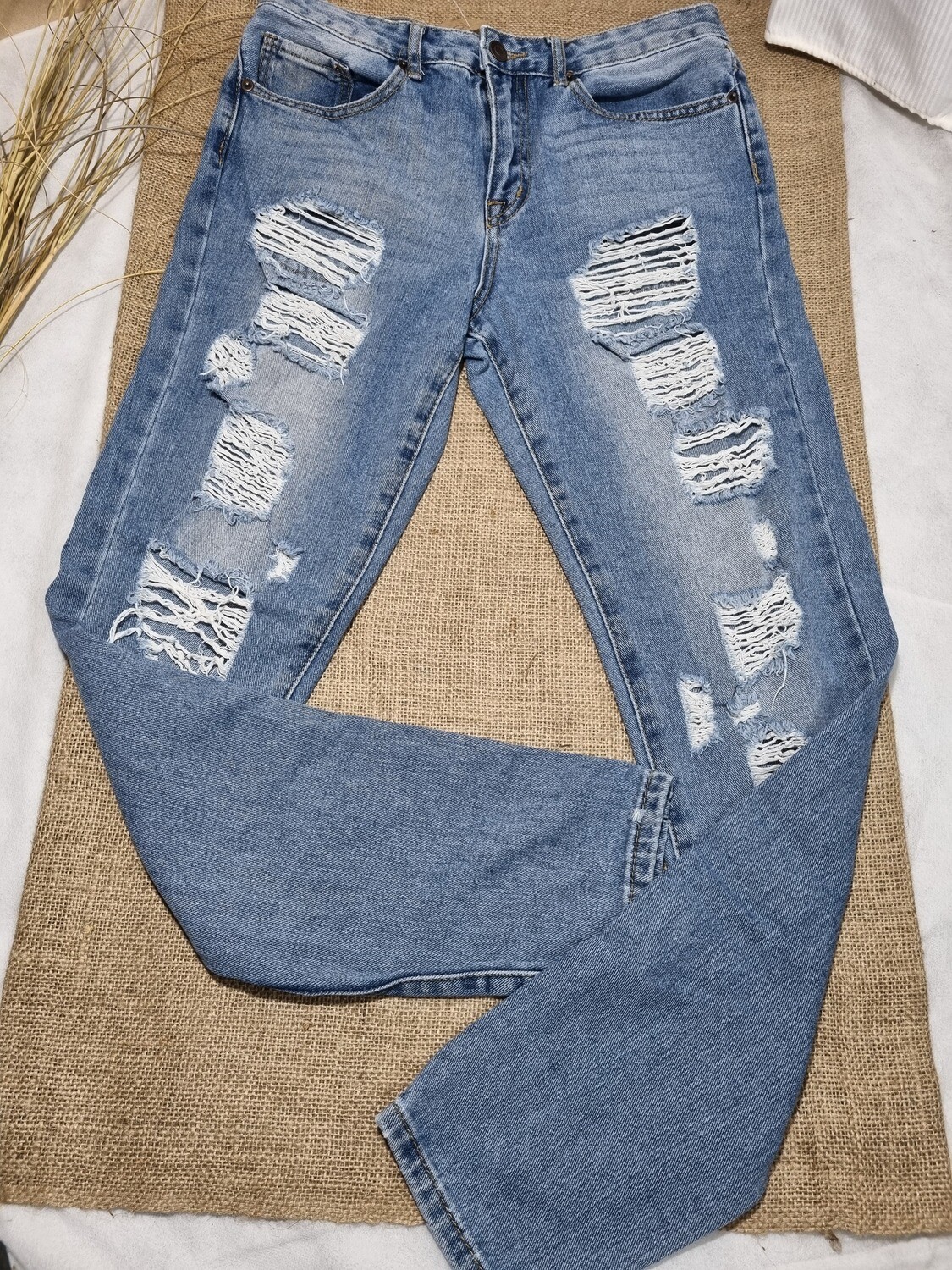 PANTALÓN DE JEAN CON ROTURAS, MARCA FOREVER21, TALLE 25