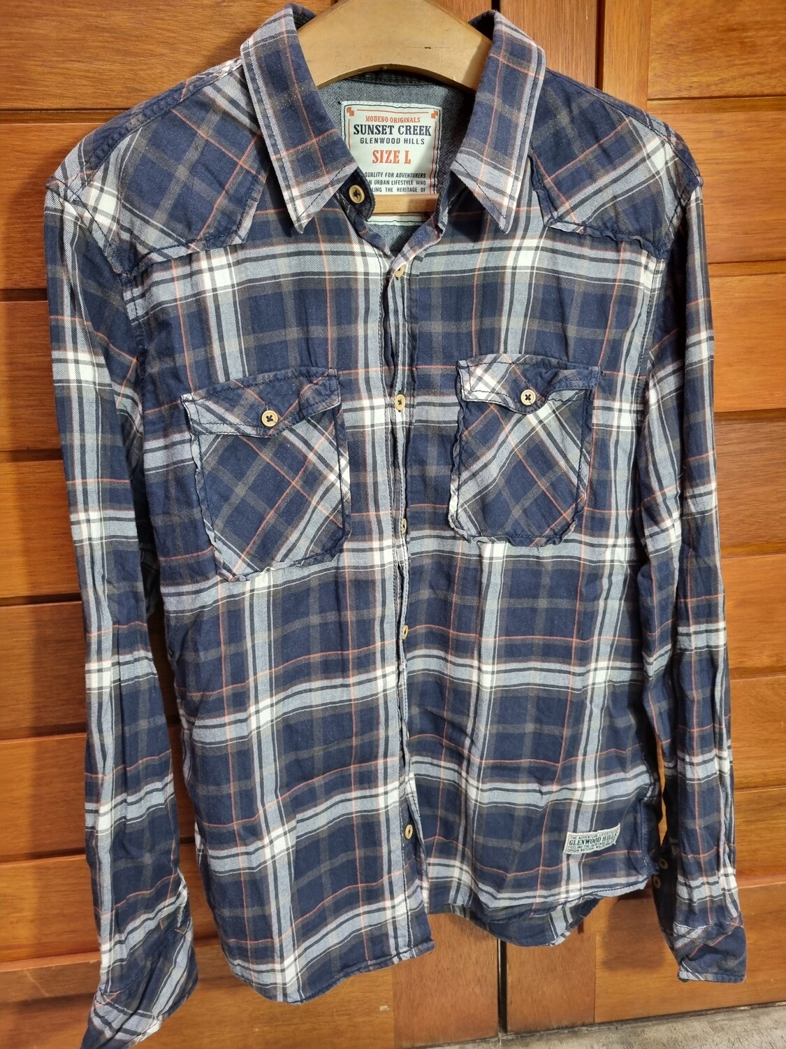 CAMISA A CUADROS, MANGA LARGA, CON CODERAS DE PANA, MARCA SUNSET CREEK, TALLE L