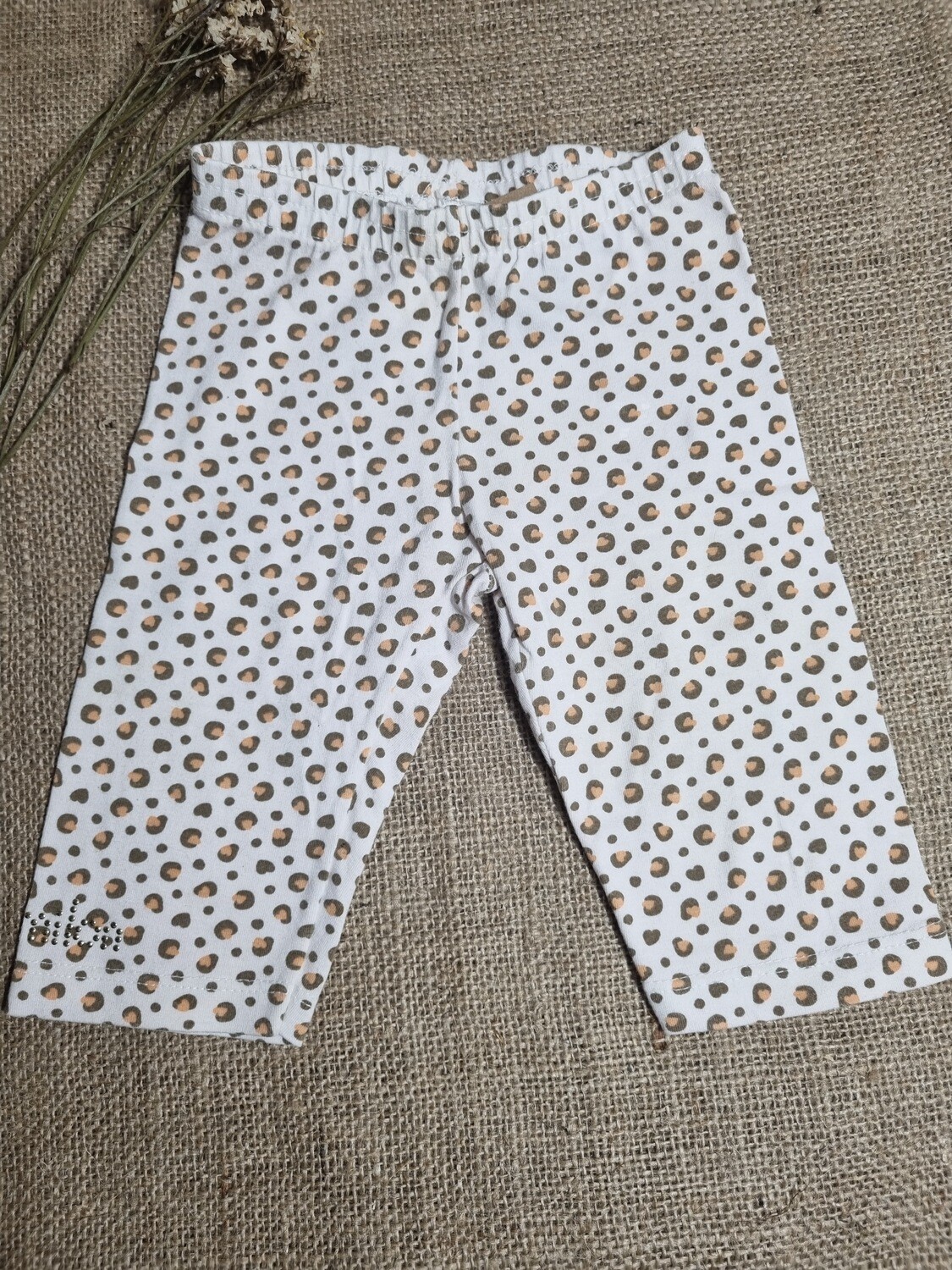 PELELE PARA BEBE 3 MESES. BLANCO CON DISEÑOS DE LUNARES SALMÓN Y VERDE