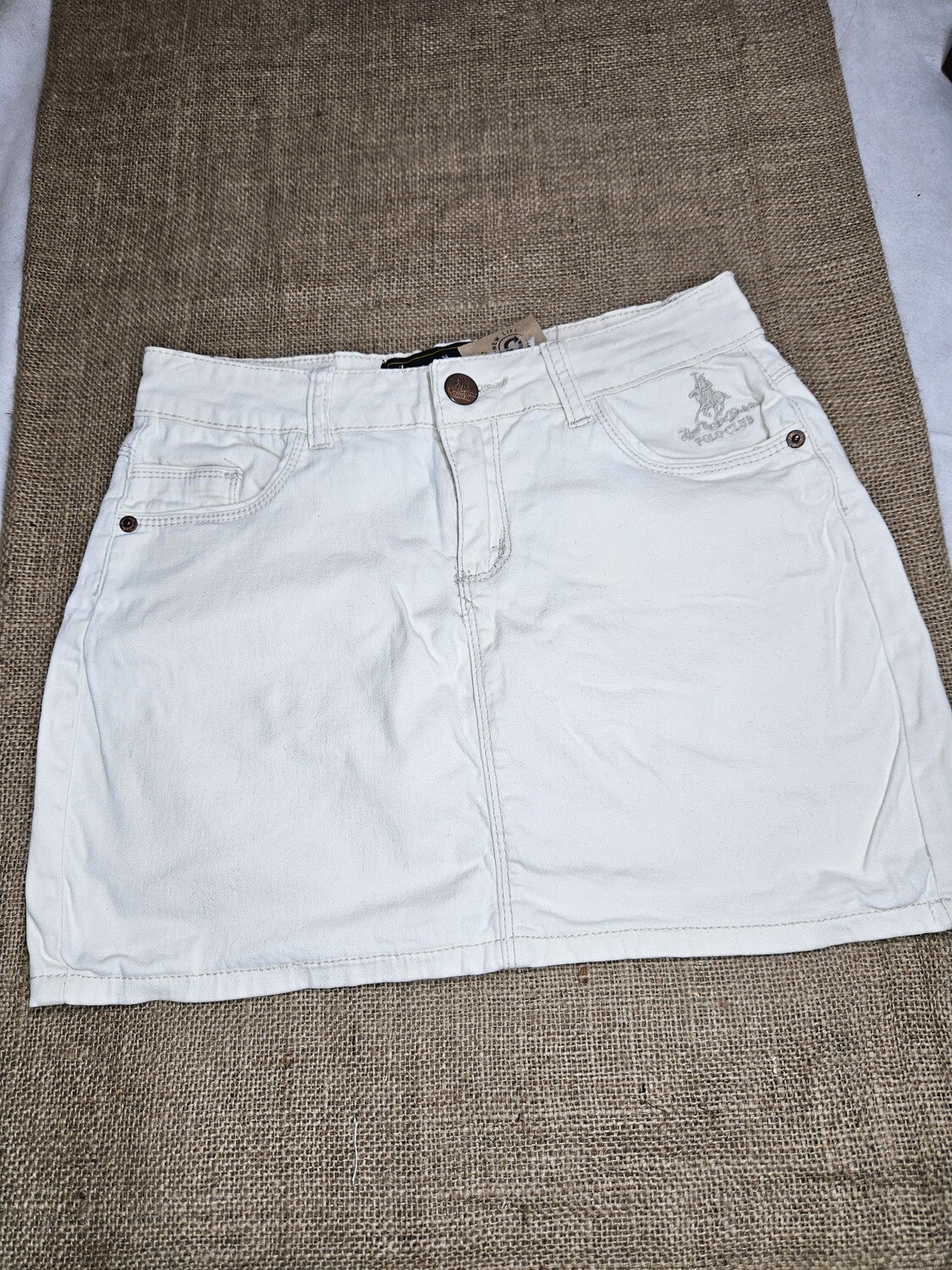 POLLERA DE JEAN COLOR CRUDO, MARCA POLO CLUB, TALLE 7/8 AMERICANO (S)