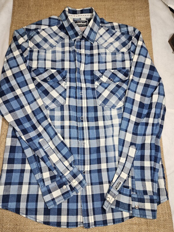 CAMISA A CUADROS GRANDES EN TONOS DE AZUL, CELESTE Y BLANCO, MANGA LARGA, MARCA MISTRAL. TALLE S