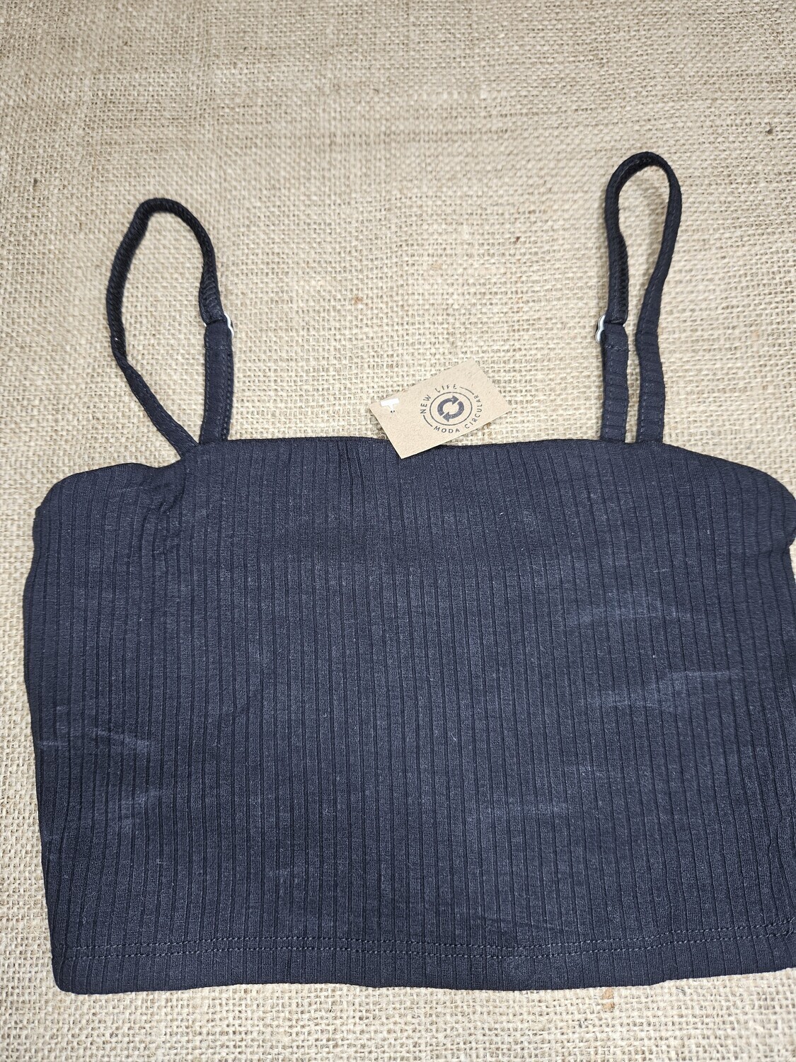 TOP EN MODAL. COLOR NEGRO. BRETELES FINOS AJUSTABLES. TALLE XS. MARCA BLUESTEEL
