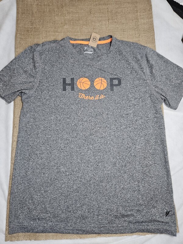 REMERA DE MANGA CORTA,COLOR GRIS CON ESTAMPA AL FRENTE, MARCA OLD NAVY ACTIVE, TALLE M