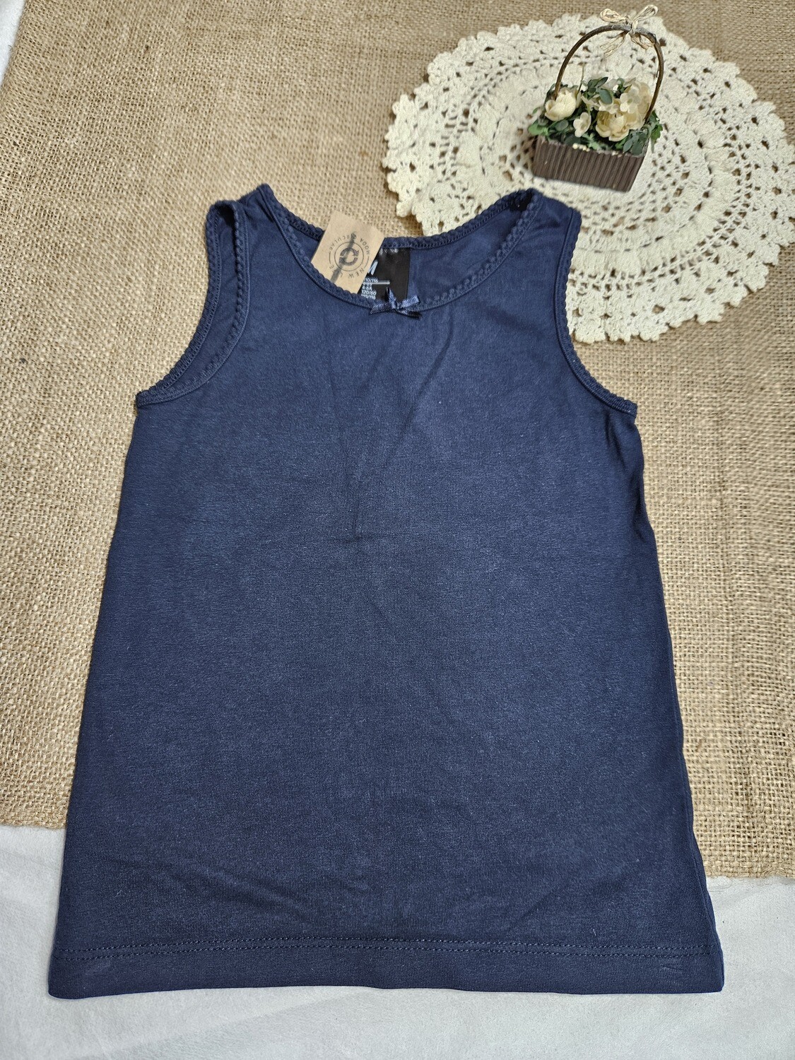 MUSCULOSA EN ALGODÓN PARA NIÑA, HYM, TALLE 4-6.