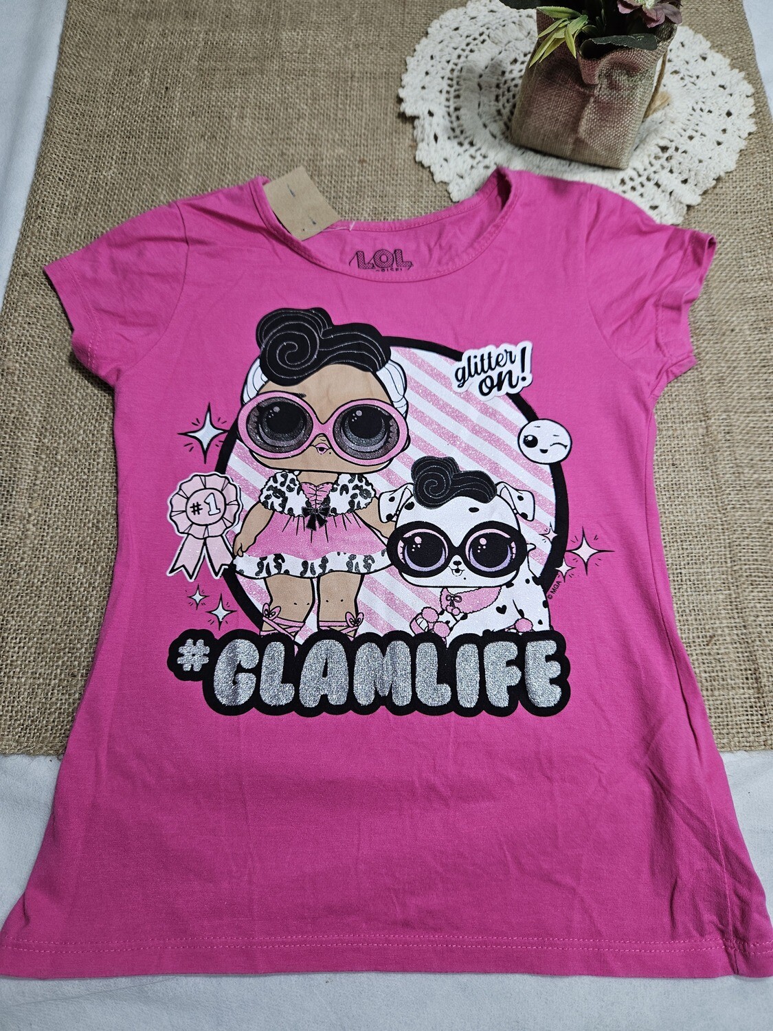 REMERA EN ALGODÓN, MANGA CORTA, PARA NIÑA, DISEÑO LOL. MARCA RENNER. TALLE 7-8