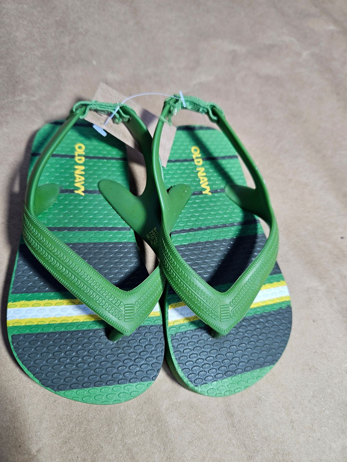 CHANCLETAS PARA NIÑO, MARCA OLD NAVY. SUELA 14,5 CMS (TALLE 21 APROX). CON ELASTICO EN TALÓN. SIN USO
