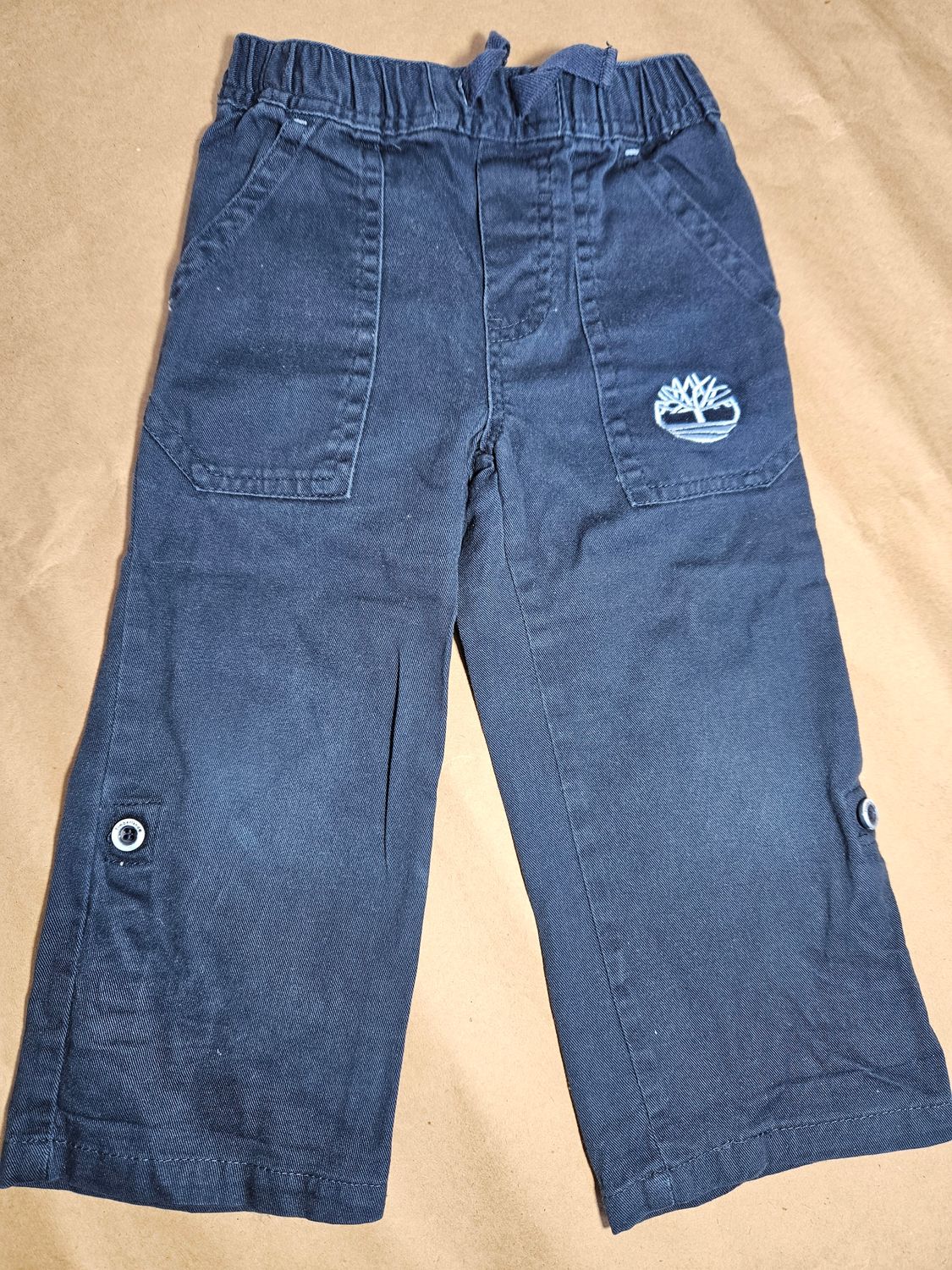 PANTALON TIPO CARGO, SE TRANSFORMA EN BERMUDA. MARCA TIMBERLAND. TALLE 2
