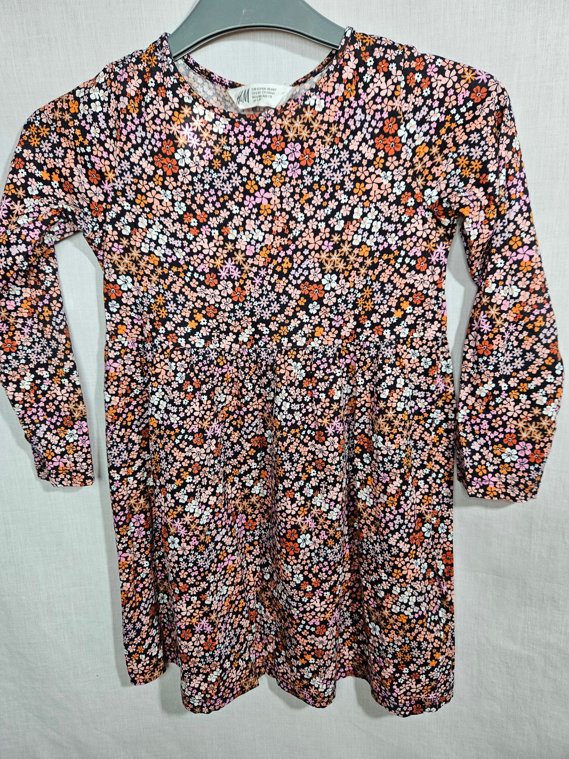 VESTIDO PARA NIÑA, MANGA LARGA, EN ALGODÓN, FLOREADO. MARCA HYM. TALLE 6-7. IGUAL A NUEVO