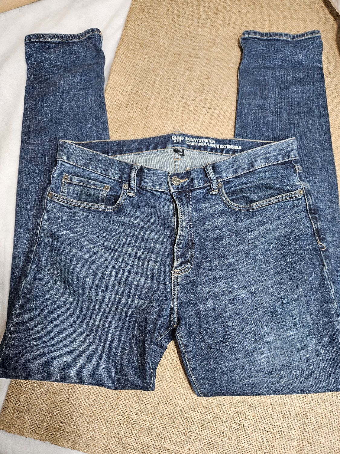 PANTALÓN DE JEAN, ELASTIZADO, PARA HOMBRE. MARCA GAP. TALLE 32 AMERICANO