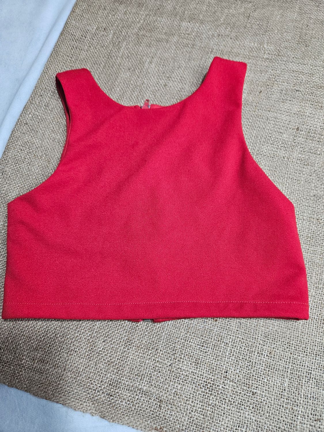 TOP MARCA 47 STREET. COLOR ROJO. TALLE S