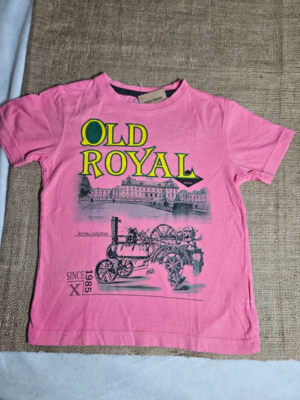 REMERA DE ALGODÓN, MANGA CORTA, PARA NIÑO, TALLE 3-4 AÑOS. COLOR ROSADO.
